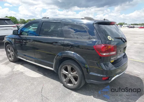 2015 Dodge Journey Crossroad z USA, uszkodzony, nr VIN 3C4PDCGG7FT591835